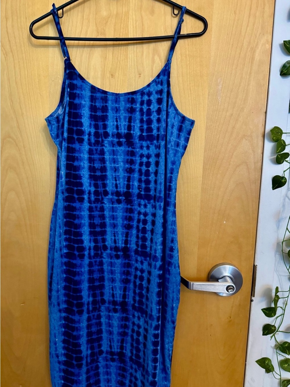 Blue Tie Dye Spaghetti
Strap Slip Dress
2XL (20-22)
